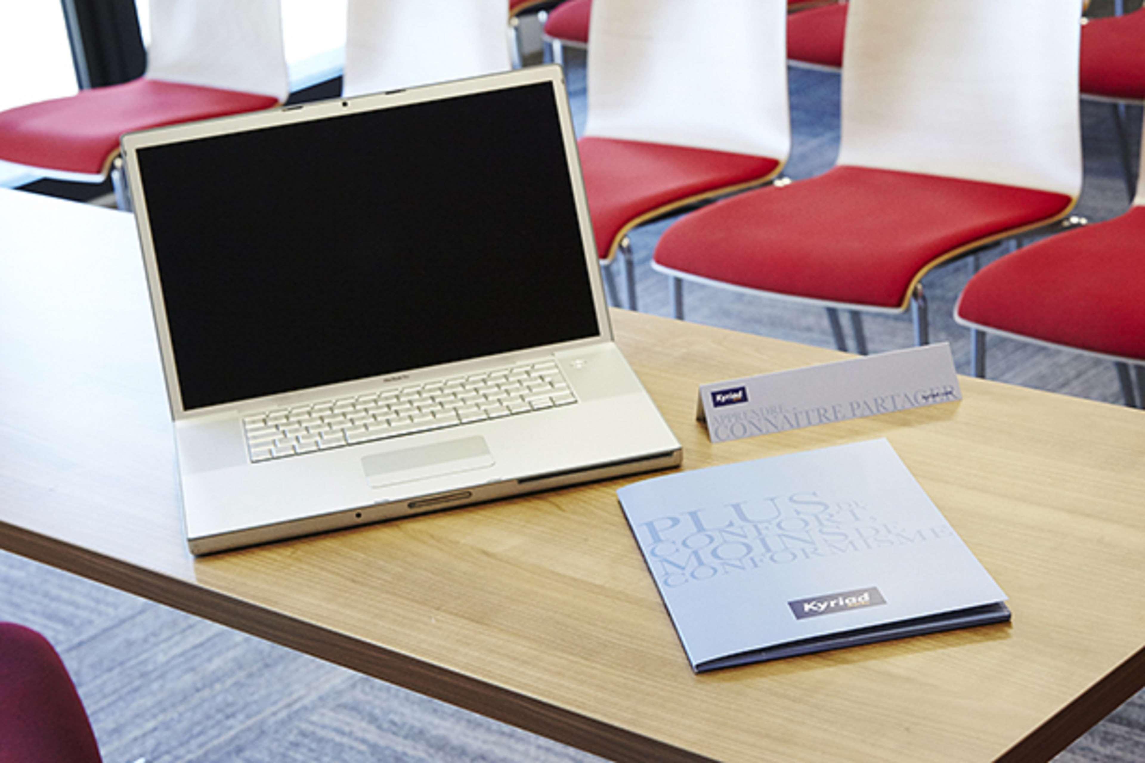 Ibis Lyon Est Meyzieu Hotel Kültér fotó