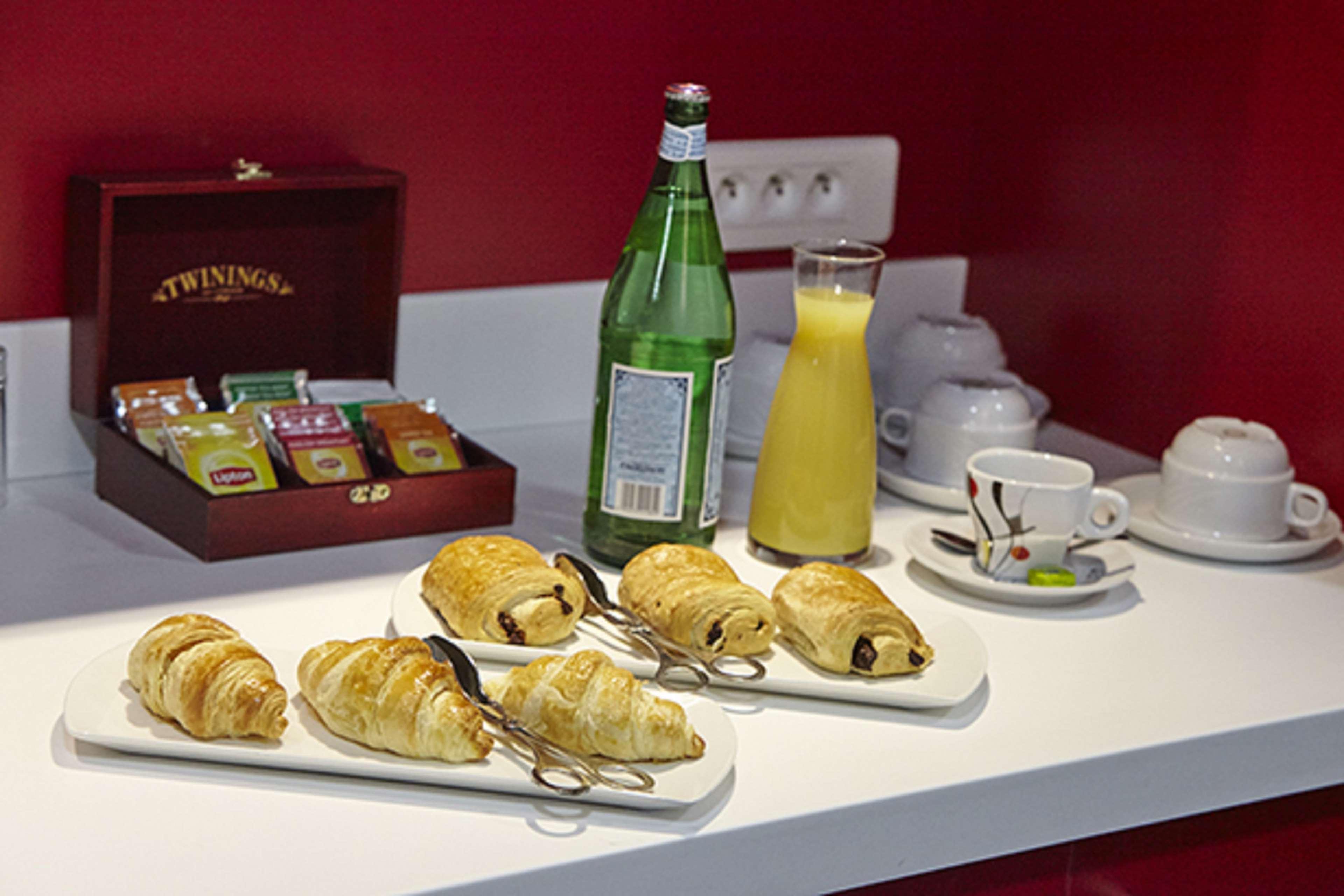 Ibis Lyon Est Meyzieu Hotel Kültér fotó