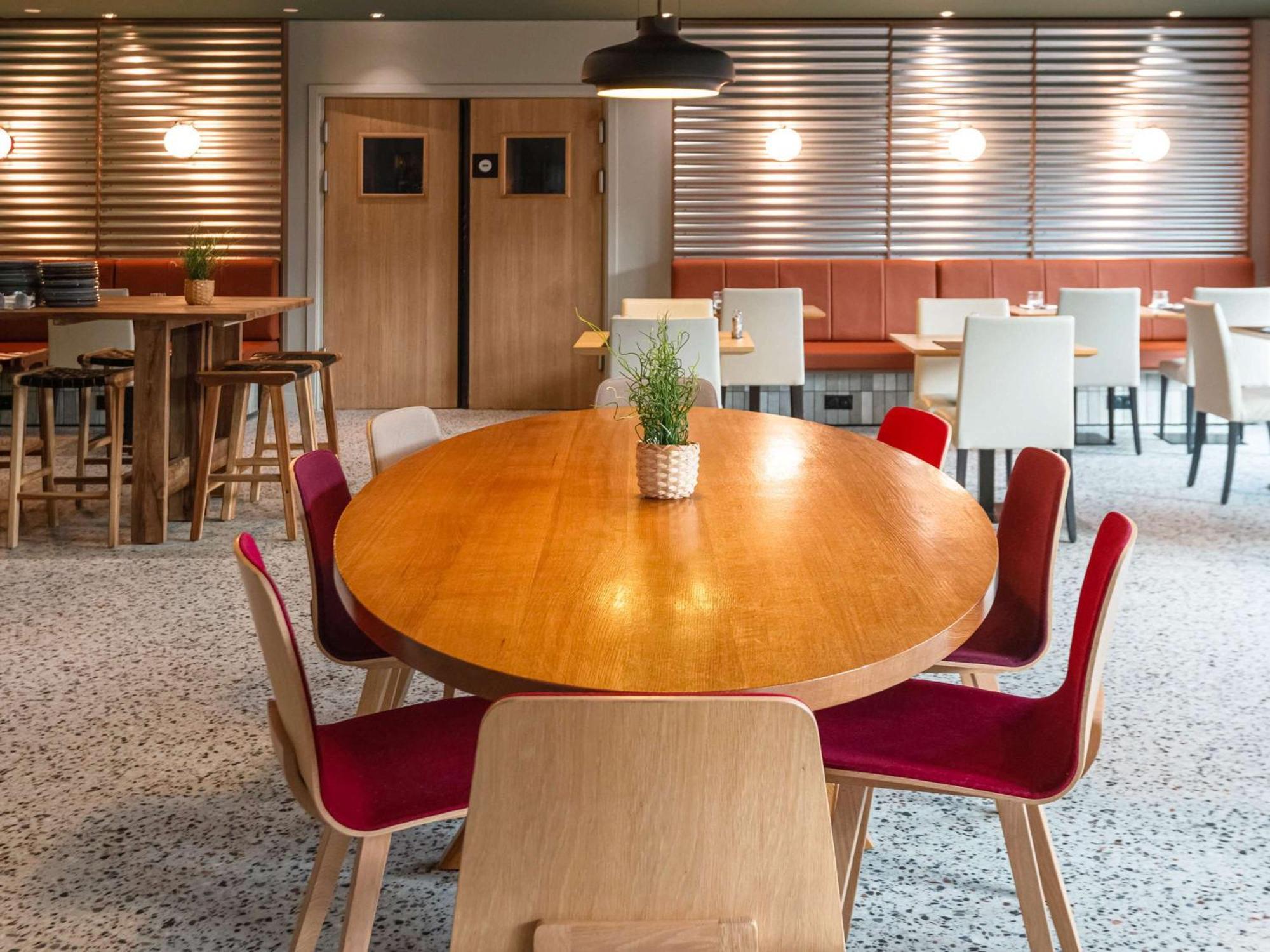 Ibis Lyon Est Meyzieu Hotel Kültér fotó