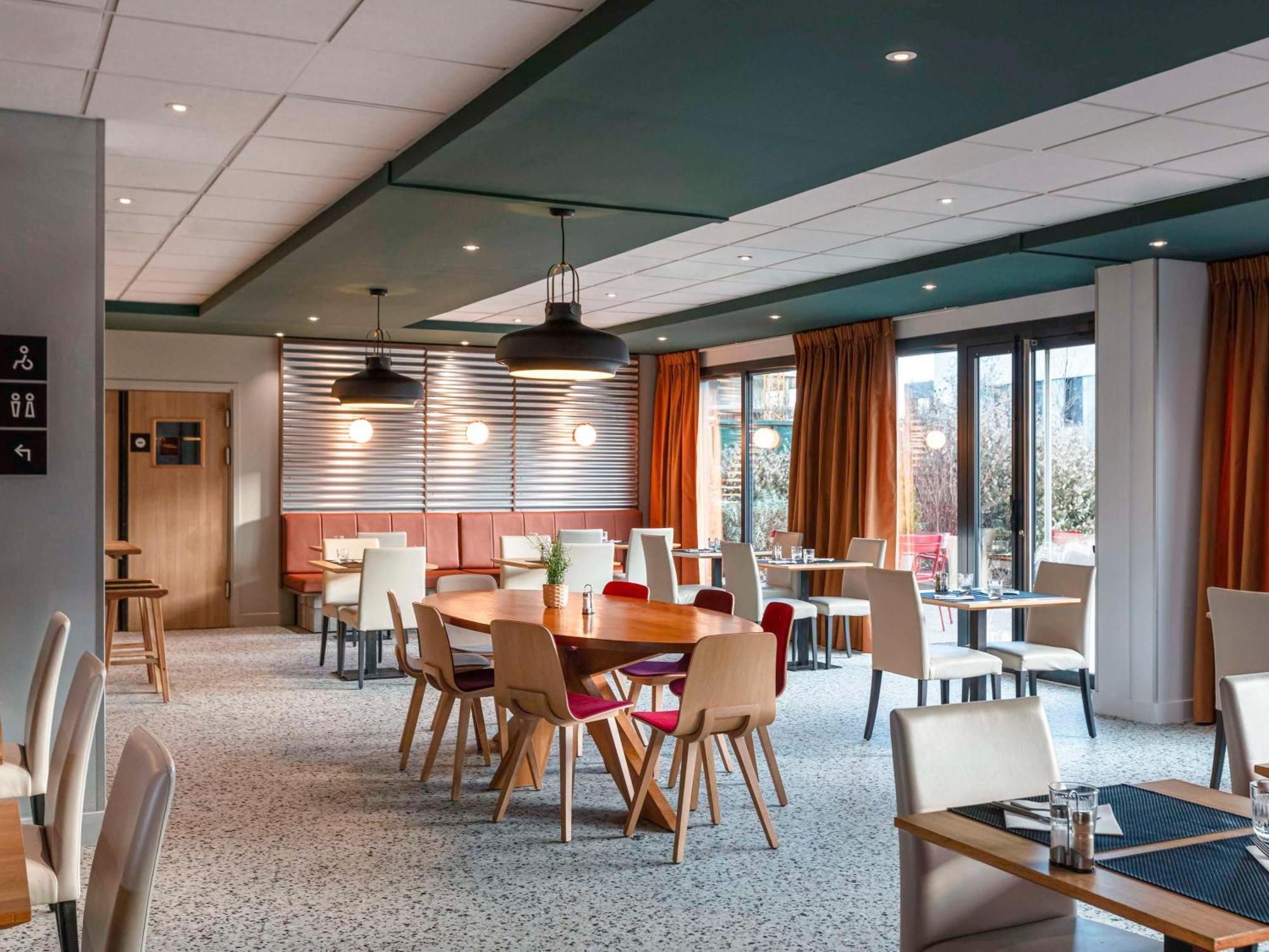 Ibis Lyon Est Meyzieu Hotel Kültér fotó